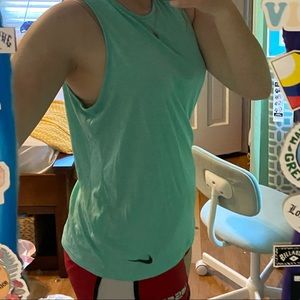 green nike tank top